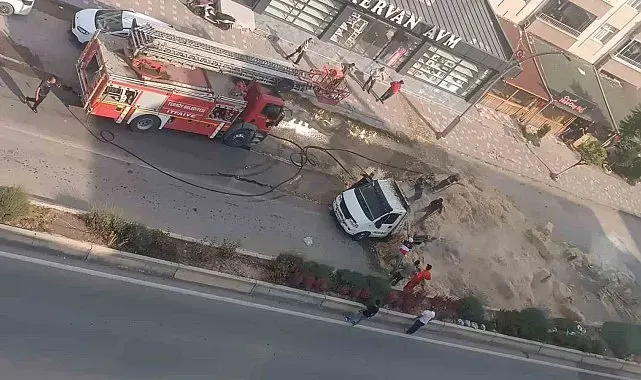 Saman yüklü kamyon alev alev yandı