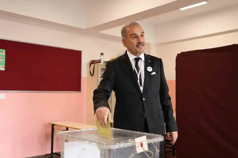 Elazığ Ticaret ve Sanayi Odası yeni dönem meclis üyelerini seçmek için sandık başına gitti