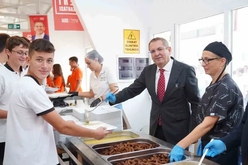 Ayvalık'ta öğrenci kent lokantası uygulaması ikinci yılında da devam ediyor