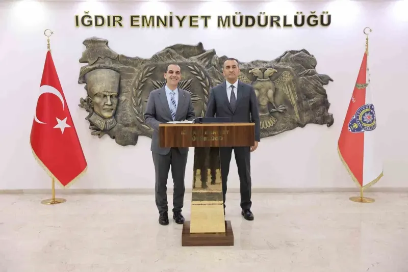 Iğdır Valisi Taşolar'dan Emniyet Müdürü Erarslan Er'e iadeiziyaret