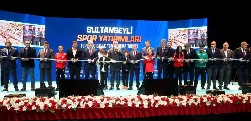 Sultanbeyli'de yeni spor tesislerinin açılışı ve temel atma töreni yapıldı