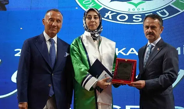 Kocaeli'deki tek Psikoloji Bölümü ilk mezunlarını verdi: Üçüncü lisansında üniversite birincisi oldu