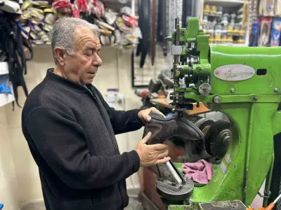 Van'da düşen sıcaklıklar ayakkabı tamircilerinin iş yoğunluğunu artırdı