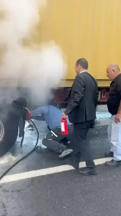 Bolu'da Seyir Halindeki Tırın Lastikleri Yandı