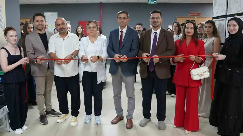 Karabük Üniversitesi Öğrencilerinin Tasarım Projeleri Sergiyle Ziyaretçilerle Buluştu