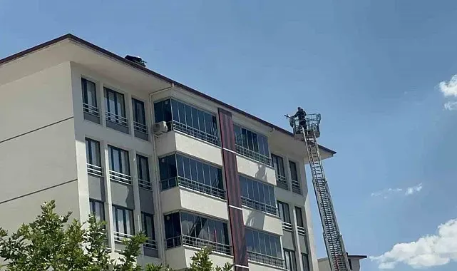 Elazığ'da 7 katlı binada baca yangını