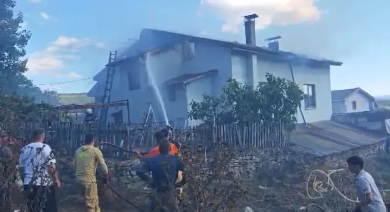 Safranbolu'da Evin Çatısında Çıkan Yangın Korkuttu