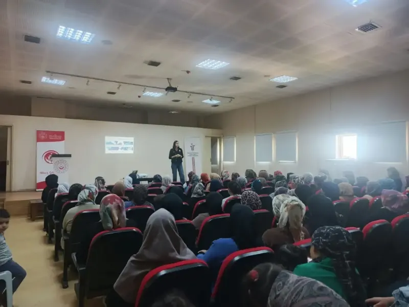 Nazilli'de Kadınlara Ve Anne Adaylarına Kapsamlı Bilgilendirme Eğitimi Verildi