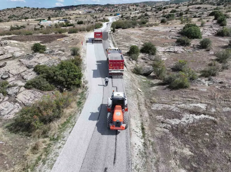 Manisa Kula'da 35 Kilometrelik Yolun 20 Kilometresi Asfaltlandı