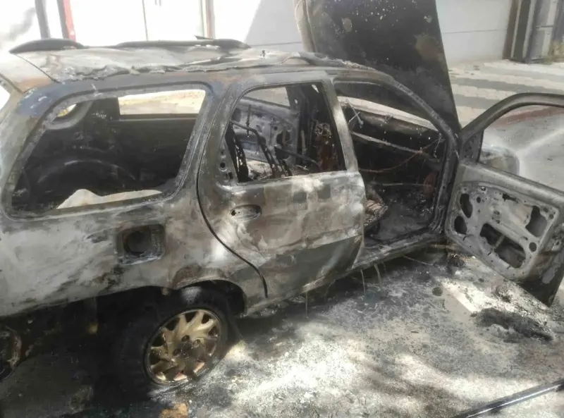 Eskişehir'de Park Halindeki Otomobil Alevlere Teslim Oldu