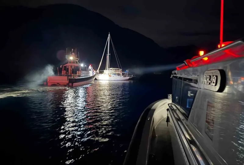 Muğla Açıklarındaki Gezi Teknesine Operasyon: 15 Düzensiz Göçmen Yakalandı