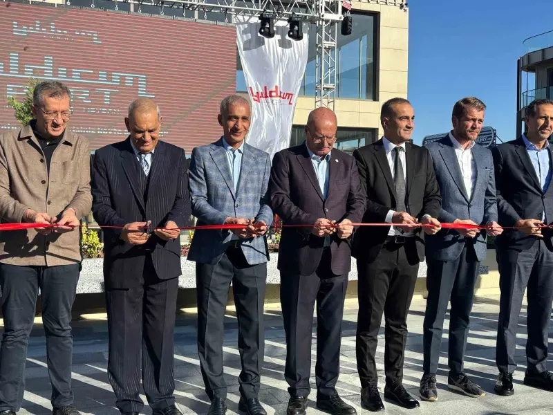 Gölbaşı'nda Yeni Yaşam Merkezi Yıldırım Port AVM Törenle Açıldı