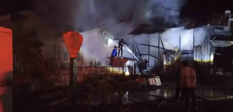Bolu Mudurnu'da Samanlık Yangını Eve Sıçradı