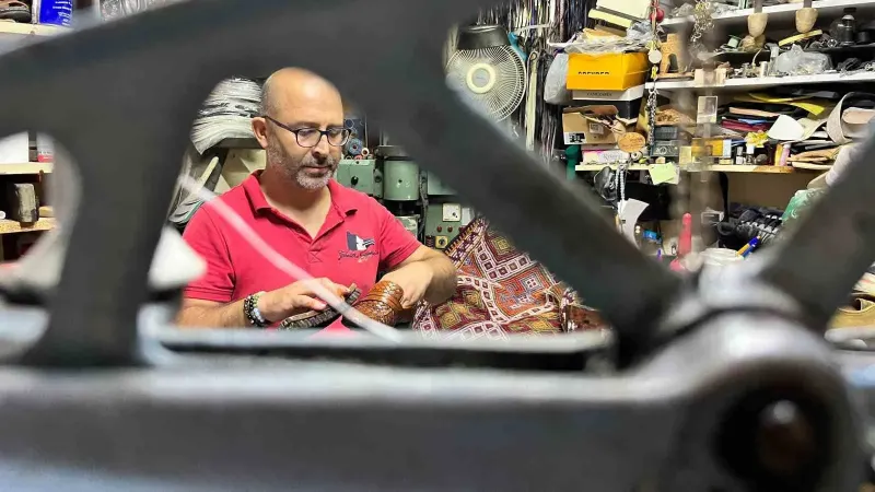 Öğretmenlerinin Kunduralarından İlham Alan Usta 28 Yıldır Zanaatını Sürdürüyor