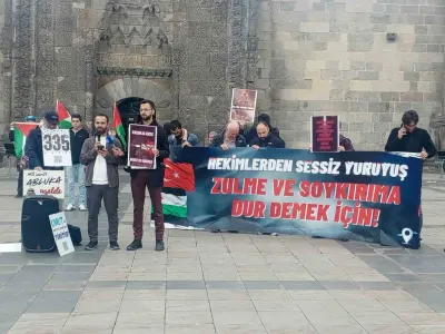 Erzurumda Sağlık Çalışanlarından Gazze İçin 151. Hafta Sessiz Yürüyüşü