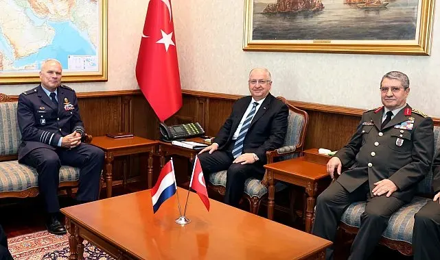 Bakan Güler, Hollanda Genelkurmay Başkanı Orgeneral Eichelsheim'i kabul etti