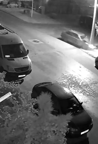 Afyonkarahisar'da Kontrolden Çıkan Otomobil Elektrik Direğine Çarptı