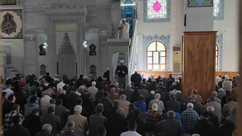 Çankırı’daki Bu Camide Cuma Hutbeleri İşaret Diliyle Anlatılıyor