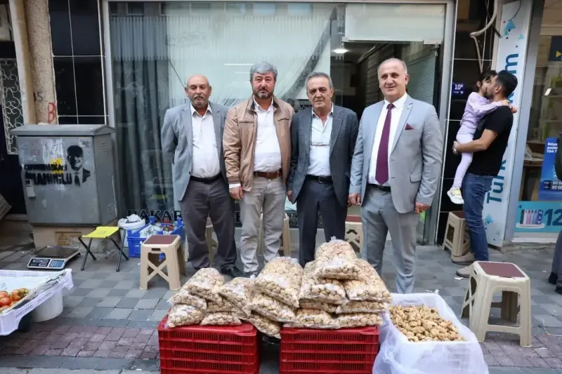 İncirliova Belediye Başkanı Aytekin Kaya Köylü Pazarı Esnafını Ziyaret Etti