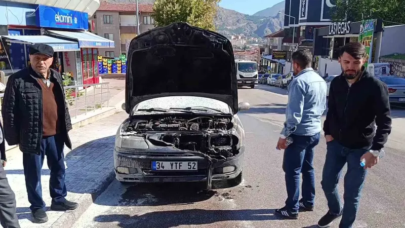 Amasya'da Sınava Giren Gencin Otomobili Alev Aldı