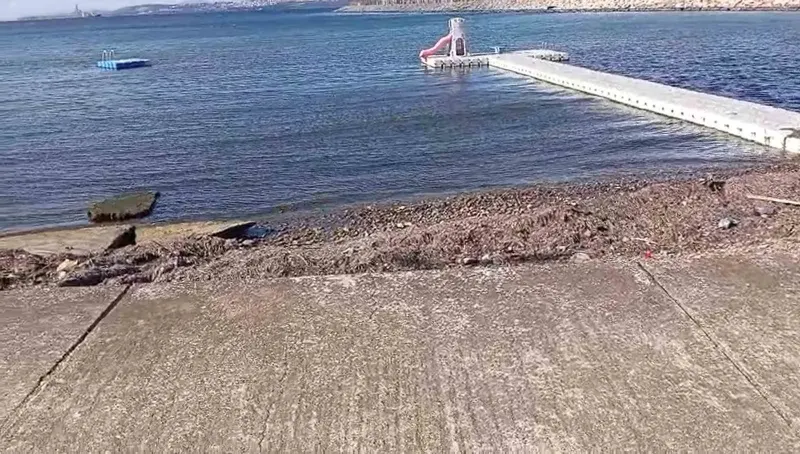 Yalova Sahilinde Kırmızı Renkli Su Alarmı