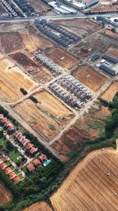 Tekirdağ Semalarında Göç Eden Leylek Sürüsü Dronla Havadan Görüntülendi