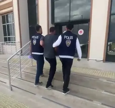 Ağabeyinin Kimliğini Kullanan Yıllardır Aranan Firari Kovalamacayla Yakalandı