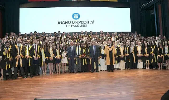 İnönü Üniversitesi Tıp Fakültesi'nde mezuniyet coşkusu