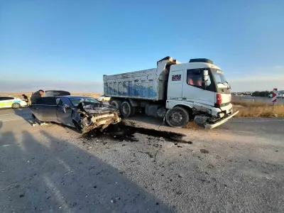 Konya'da Kamyon İle Otomobil Çarpıştı: 1 Yaralı