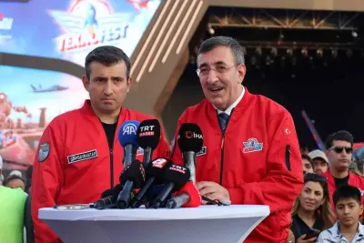 Cevdet Yılmaz ve Selçuk Bayraktar TEKNOFEST Güneydoğu'da Ortak Açıklama Yaptı