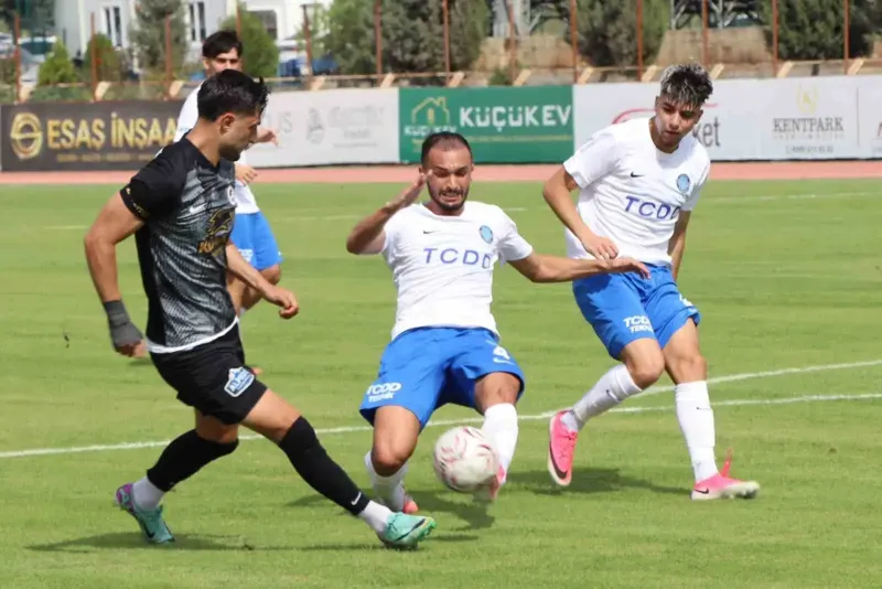 Kahramanmaraş İstiklalspor Sahasında Ankara Demirspor'u Tek Golle Geçti