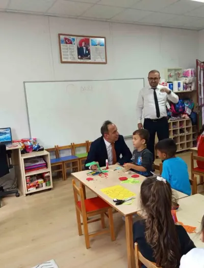 Aydın Efeler Milli Eğitim Müdürü Ali Çomruk Öğrencilerin Oyununa Eşlik Etti