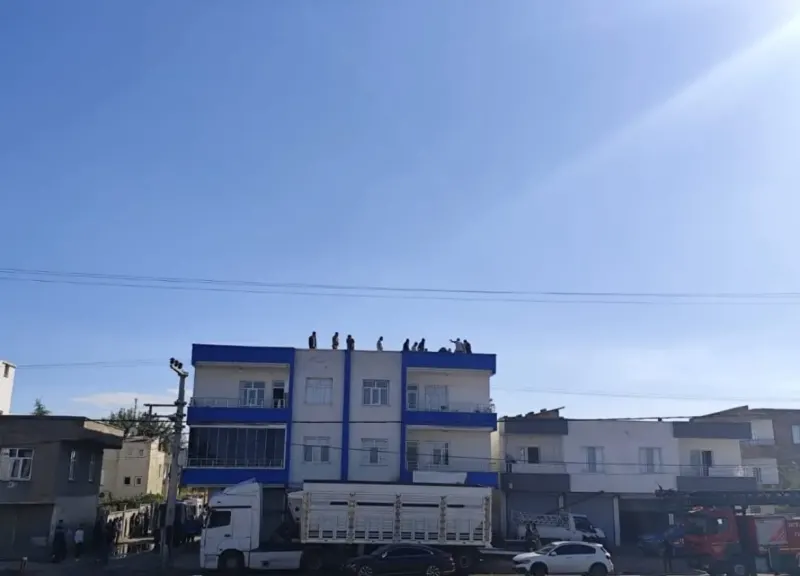 Diyarbakır'da Elektrik Akımına Kapılan Kaynak Ustası Yaşamını Yitirdi