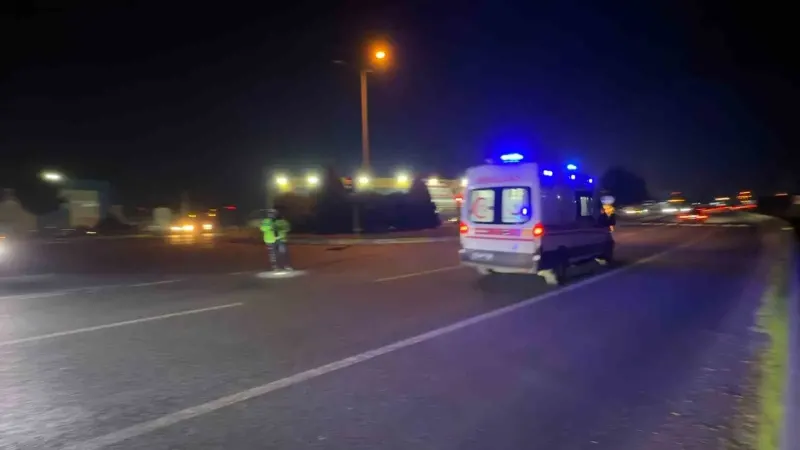 Düzce'deki Trafik Yoğunluğunda Mahsur Kalan Ambulansa Polis Hızır Gibi Yetişti
