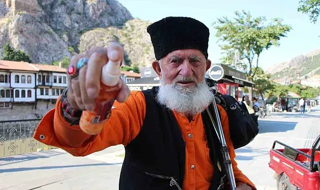 Kalpaklı asırlık çınar Amasya'nın son esansçısı