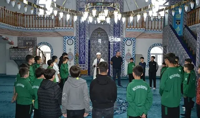 Gebze'de futbol ve manevi eğitim bir arada