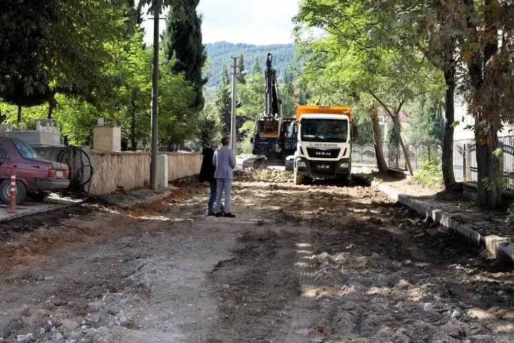 Bilecik Söğüt İlçesinde 10 Bin Metrekarelik Alanda Üstyapı Dönüşümü Hız Kazandı