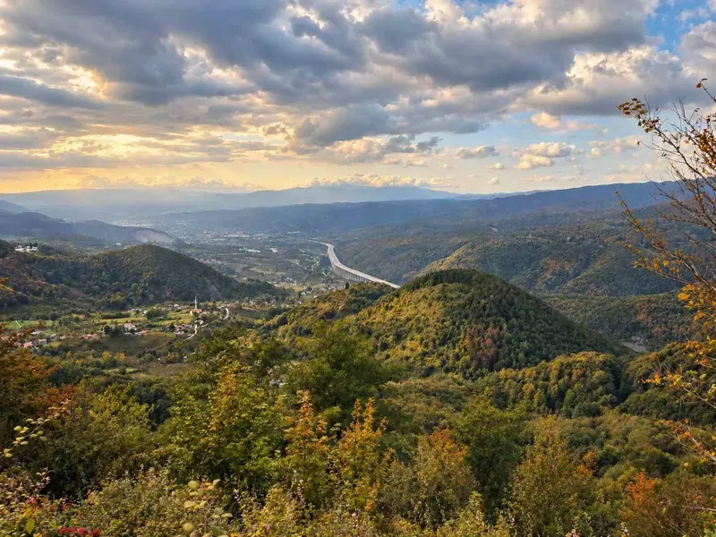 Bolu Dağı Ormanlarında Sonbahar Renkleri Ziyaretçilerini Büyülüyor