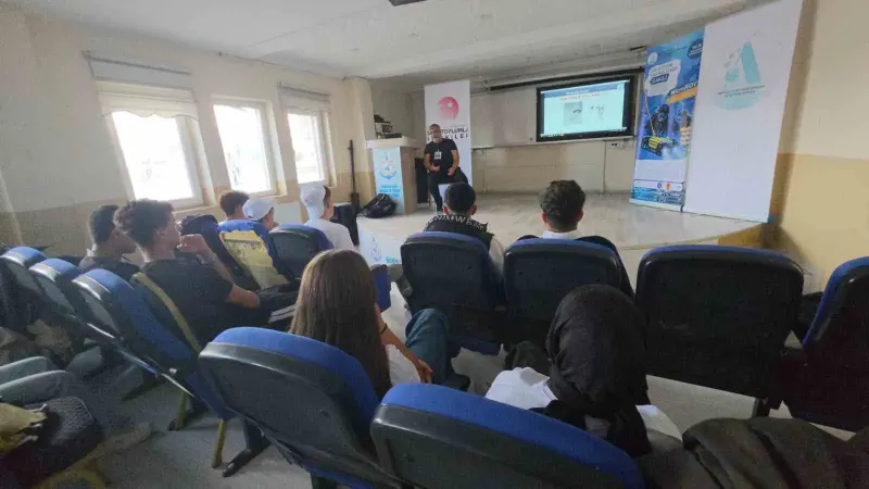 Bitlis'te Gençler İçin MikroROV Pilot Eğitimi Başladı