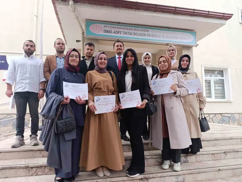 Bolvadin’de e-Twinning Projelerinde Başarı Gösteren Öğretmenlere Belgeleri Verildi