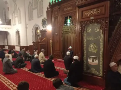 Van Tuşba Müftüsü Emrah Demirtaş Sabah Namazı Buluşmasında Cemaatle Buluştu
