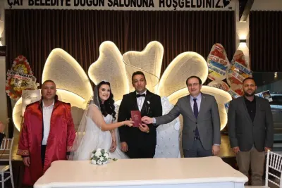 Afyonkarahisar Çay Kaymakamı Hasan Hüsnü Türker Mesai Arkadaşlarının Nikahını Kıydı