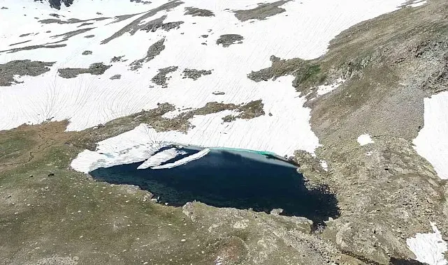 Gümüşhane'nin karlı zirveleri dronla görüntülendi