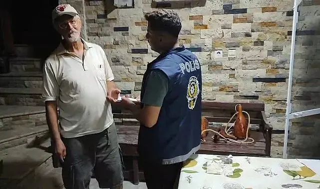 Kaybettiği emekli maaşından umudu kesen vatandaşın parasını polis sahibine ulaştırdı
