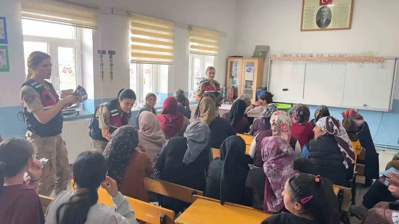 Kars'ta Jandarma Ekiplerinden Köylerde KADES ve 6284 Sayılı Kanun Eğitimi