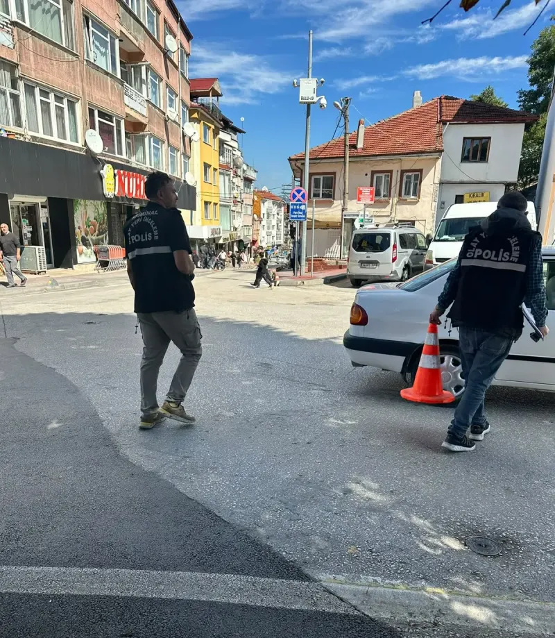 Bolu'da Firma Çalışanı Kılığına Girerek Milyonluk Kablo Hırsızlığı Yapan 6 Şüpheli Tutuklandı