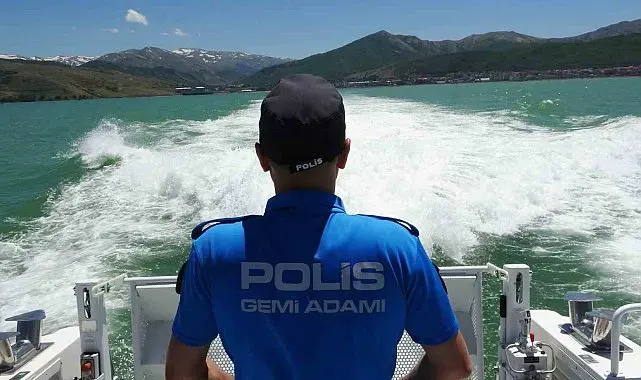 Van Gölü'nde kaçak avcılığa deniz polisinden geçit yok