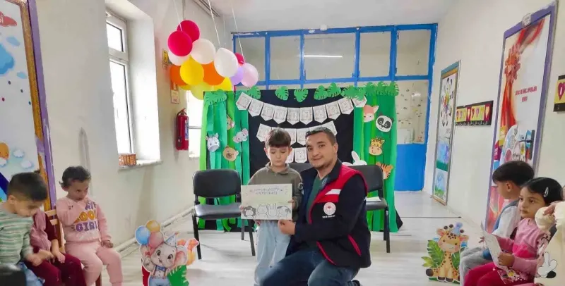 Afyonkarahisar’da Minik Öğrencilere Hayvan Sevgisi Aşılandı