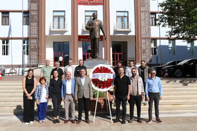 Aydın'da Sigorta Haftası Atatürk Anıtı'na Çelenk Sunumuyla Kutlandı