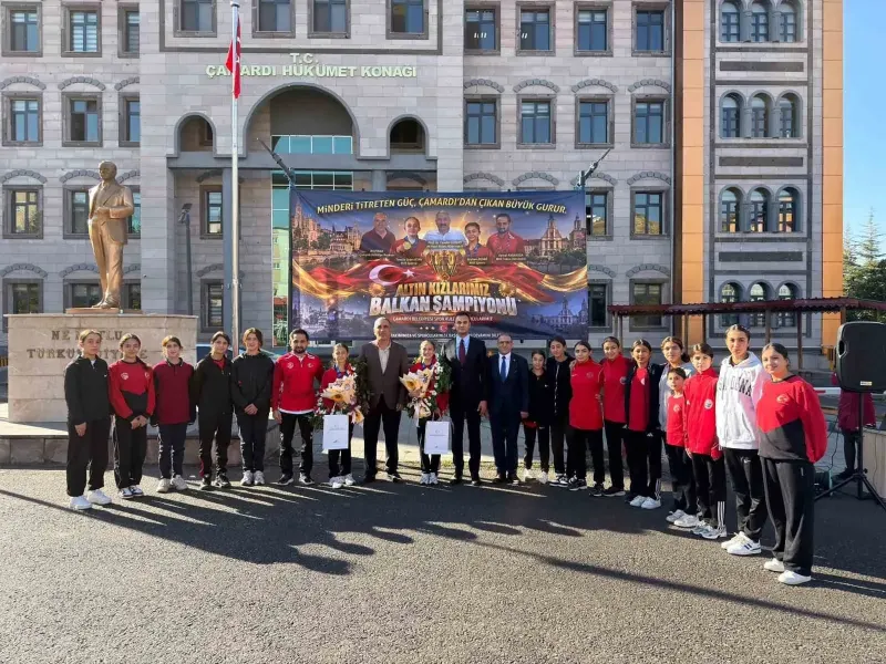 Balkan Şampiyonu Güreşçiler Çamardı İlçesinde Coşkuyla Karşılandı